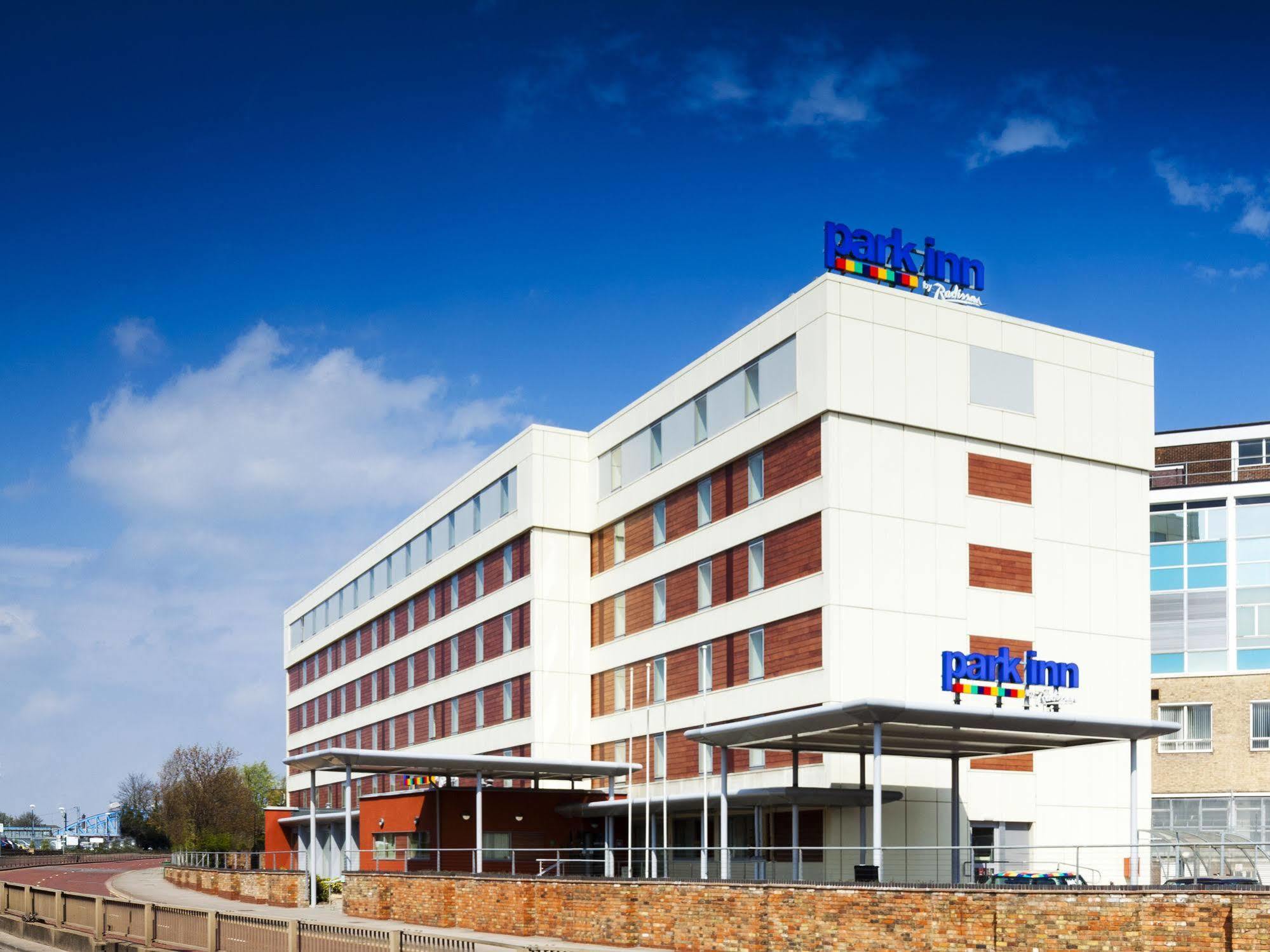 Park Inn By Radisson Peterborough Exterior photo